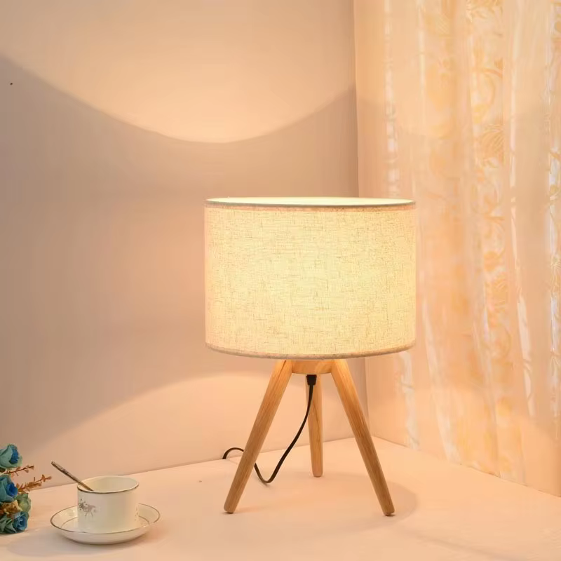 Lampe de chevet en bois nordique moderne abat-jour tissu