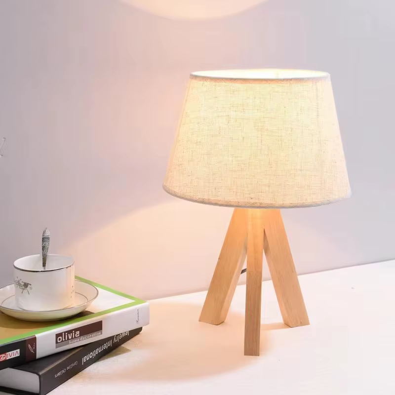 Lampe de chevet en bois nordique moderne abat-jour tissu